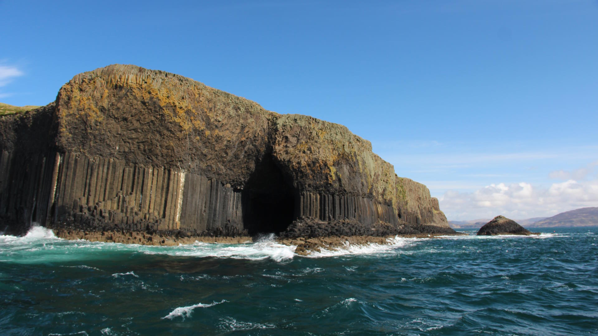 The infamous view of Fingal's cave, Staffa.